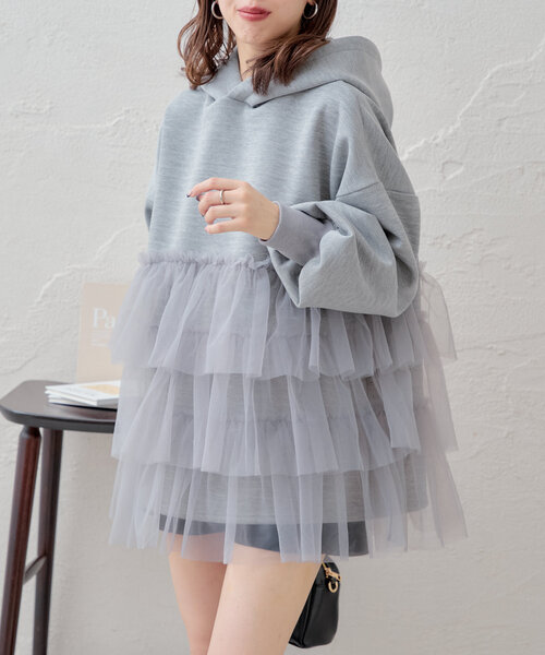 Chico（チコ）の「ボリュームチュールフードルーズスウェット（パーカー・レディース・ブラック/ホワイト/グレー・FREE）」の12枚目の写真