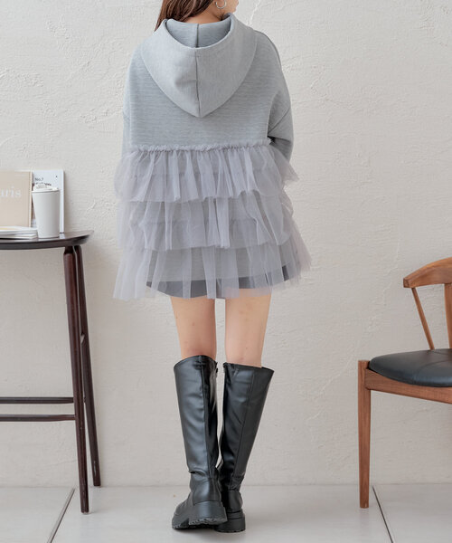 Chico（チコ）の「ボリュームチュールフードルーズスウェット（パーカー・レディース・ブラック/ホワイト/グレー・FREE）」の17枚目の写真