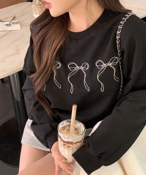 Mayree（メイリー）の「【Mayree】 リボン プリント トレーナー スウェット（スウェット・レディース・ブラック/グレー・SMALL/MEDIUM/LARGE）」の4枚目の写真
