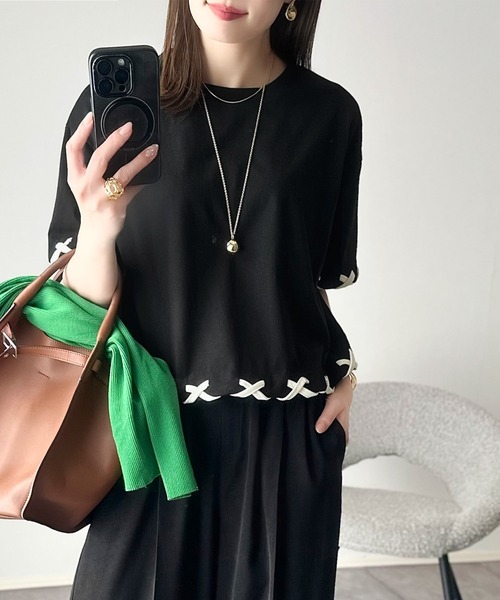 classicalelf（クラシカルエルフ）の「華やかさとこなれ感を両立！レースアップデザインクロップドＴシャツ(半袖)（Tシャツ/カットソー・レディース・チャコール/ベージュ×ブラック/ブラック×ベージュ/アイボリー系1/ブラック×ブラック/チャコールグレー×ブラック・LARGE/MEDIUM/SMALL/X-LARGE）」の18枚目の写真