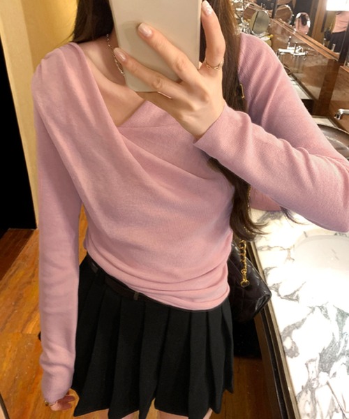 2ly2(トゥーリートゥー)の「大人かわいい!ドレープデザインのフィット感抜群斜め襟絞りニット(ニット/セーター・レディース・ブルー/ベージュ/ブラック/ピンク・FREE)」の21枚目の写真