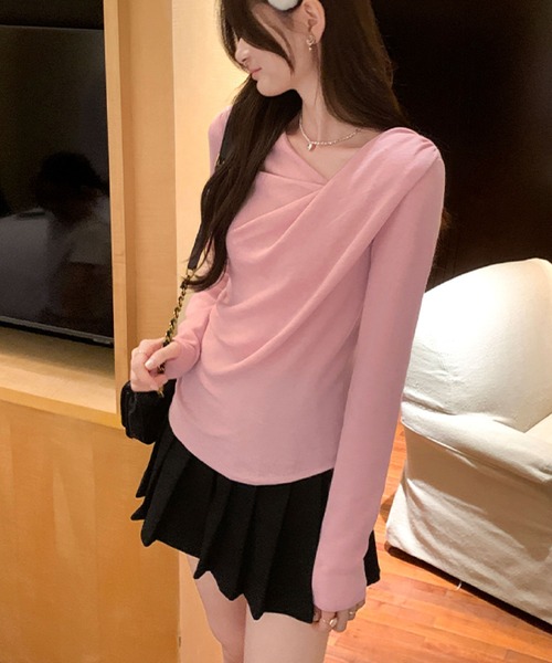 2ly2(トゥーリートゥー)の「大人かわいい!ドレープデザインのフィット感抜群斜め襟絞りニット(ニット/セーター・レディース・ブルー/ベージュ/ブラック/ピンク・FREE)」の22枚目の写真