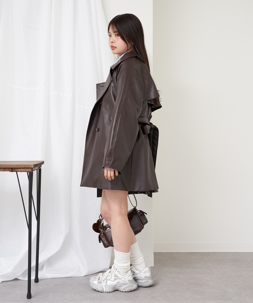 RAY CASSIN（レイカズン）の「トレンチミドルコート（トレンチコート・レディース・ライトベージュ/ベージュ/ブラウン・FREE）」の8枚目の写真