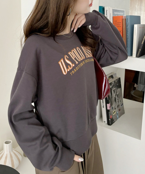 U.S. POLO ASSN.（ユーエスポロアッスン）の「U.S. POLO ASSN. ダンボール素材 カレッジロゴ風 プリント トレーナー（スウェット・レディース・スミクロ/アイボリー/グリーン・S/L/M）」の14枚目の写真