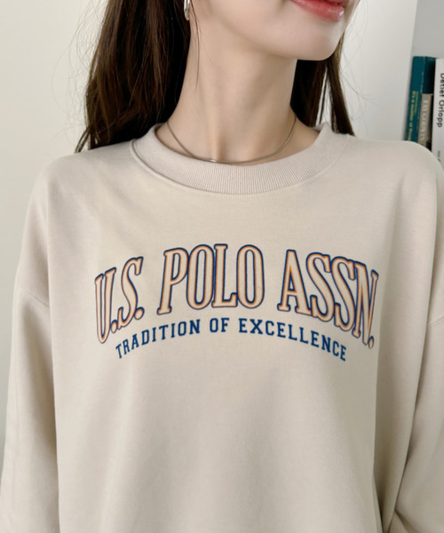 U.S. POLO ASSN.（ユーエスポロアッスン）の「U.S. POLO ASSN. ダンボール素材 カレッジロゴ風 プリント トレーナー（スウェット・レディース・スミクロ/アイボリー/グリーン・S/L/M）」の6枚目の写真