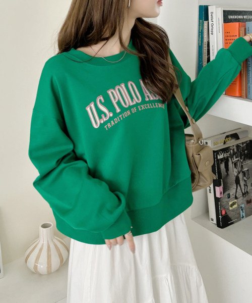 U.S. POLO ASSN.（ユーエスポロアッスン）の「U.S. POLO ASSN. ダンボール素材 カレッジロゴ風 プリント トレーナー（スウェット・レディース・スミクロ/アイボリー/グリーン・S/L/M）」の8枚目の写真