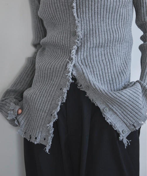 feepur（フェピュール）の「【ハンドウォッシャブル】ダメージリブカーディガン（カーディガン/ボレロ・レディース・ベージュ/杢グレー/ブラック/オフホワイト・MEDIUM）」の6枚目の写真