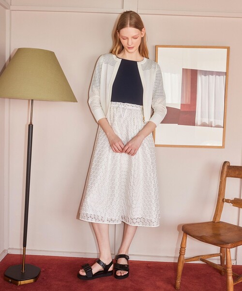 TOCCA(トッカ)の「SPIDERWEB KNIT ニットブルゾン(カーディガン/ボレロ・レディース・アイボリー系/ネイビー系・SMALL/MEDIUM)」の19枚目の写真