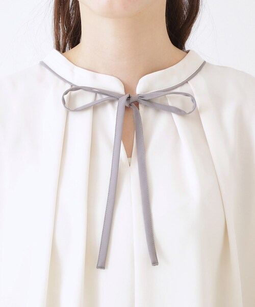 couture brooch（クチュールブローチ）の「【レディ感UP・お仕事にも】配色リボンタイブラウス（シャツ/ブラウス・レディース・アイボリー系7/アイボリー系4/ネイビー系4・38/40/36/42）」の19枚目の写真