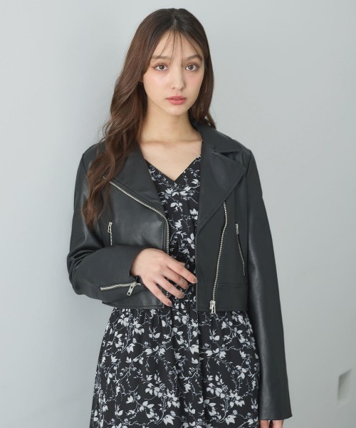 INGNI（イング）の「【WEB限定】クロップド丈ライダースジャケット（ライダースジャケット・レディース・ブラック/アイボリー・M）」の20枚目の写真