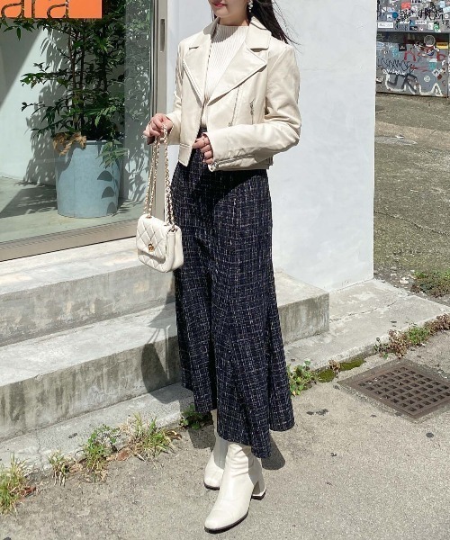 INGNI（イング）の「【WEB限定】クロップド丈ライダースジャケット（ライダースジャケット・レディース・ブラック/アイボリー・M）」の11枚目の写真