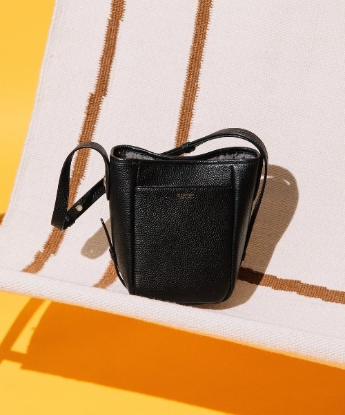 Beau're(ヴュレ)の「【BEAURE/ビュレ】カウレザー バケツ型 ワンマイル BAG(ショルダーバッグ・レディース・アイボリー/ブラウン/シルバー/レッド/ブラック・FREE)」の3枚目の写真
