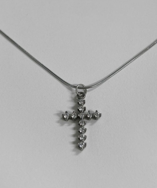 ガーペットキュービッククロスネックレス（ネックレス