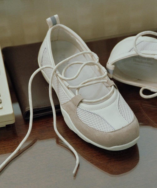 ROCKFISH WEATHERWEAR(ロックフィッシュウェザーウェア)の「NICOLE LACEUP SNEAKERS(スニーカー・レディース・ラベンダー/ベージュ/ブラック・25.0cm/24.5cm/24.0cm/23.0cm/23.5㎝)」の11枚目の写真
