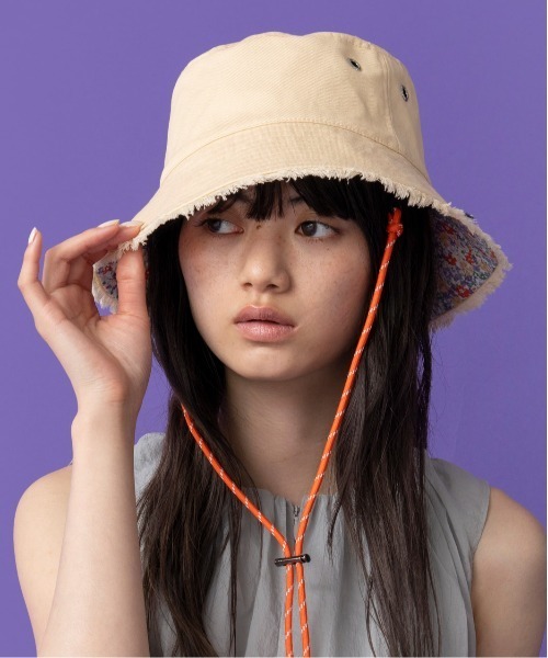 Casselini（キャセリーニ）の「Casselini(キャセリーニ)リバーシブルバケハ（キャップ・レディース・ブラック/アイボリー/ブラウン・FREE）」の2枚目の写真