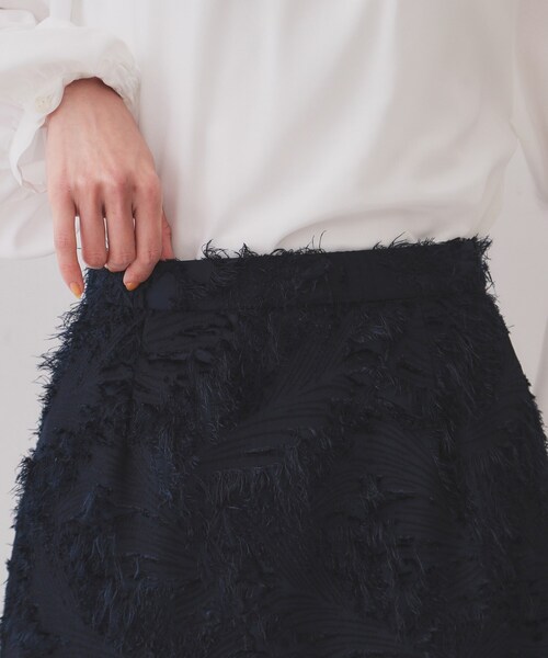 OPAQUE.CLIP（オペークドットクリップ）の「フリンジジャーカードナロースカート【洗える】（スカート・レディース・オフホワイト/ネイビー/ライトグレー・38/40/42）」の8枚目の写真