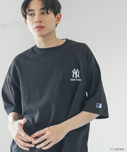 LOWRYS FARM（ローリーズファーム）の「ＭＬＢシシュウロゴＴＳＳ　 324945（Tシャツ/カットソー・メンズ・ホワイト/ブラウン/グレー/ブラック/チャコールグレー/エンジ・MEDIUM/LARGE）」の4枚目の写真