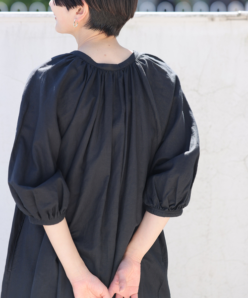 JOURNAL STANDARD relume（ジャーナルスタンダード　レリューム）の「リネンコットンラグランギャザーワンピース（ワンピース・レディース・ベージュ/ブラック・FREE）」の21枚目の写真