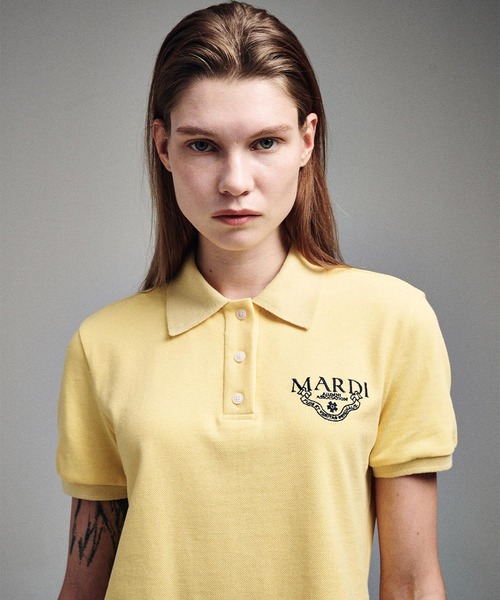 Mardi Mercredi(マルディメクルディ)の「SLIMFIT SHIRT PIQUET ALUMNI CLASSIQUE / スリムフィット シャツ ピケ アルムナイ クラシック(ポロシャツ・レディース・レッド/ホワイト/イエロー・FREE)」の2枚目の写真