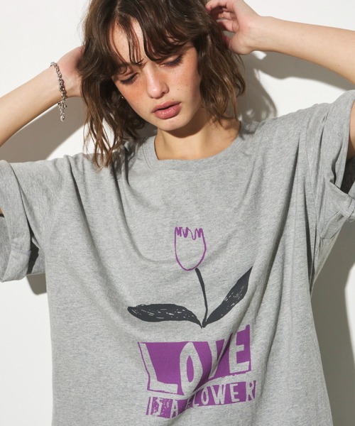 Unitage（ユニテージ）の「チューリップイラストTEE（Tシャツ/カットソー・レディース・グレー/ホワイト/ネイビー・FREE）」の5枚目の写真