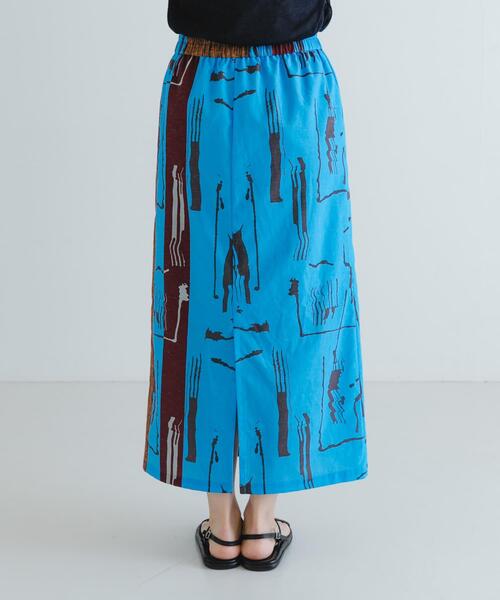 URBAN RESEARCH（アーバンリサーチ）の「『2サイズ展開』アートプリントストレートスカート（スカート・レディース・ブルー/オレンジ・40/38）」の20枚目の写真