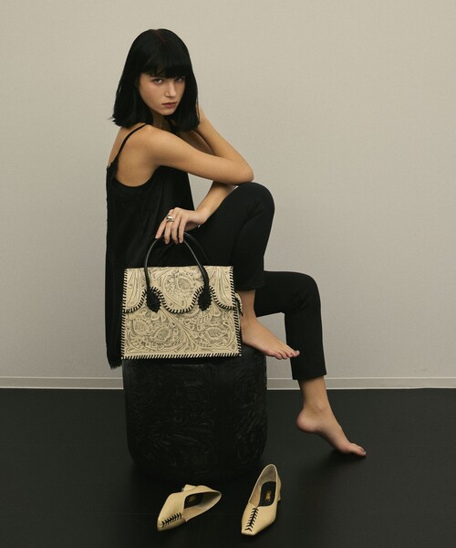 CARVING TRIBES（カービングトライブス）の「FinuRei（ショルダーバッグ・レディース・ブラック/ボルドー・FREE）」の19枚目の写真