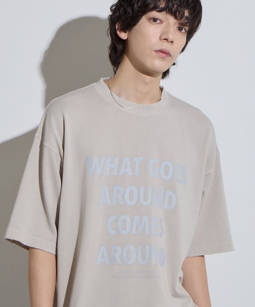 SLICK(スリック)の「【SLICK/スリック】Pigment Dye Damage Printed T-Shirt (WHAT GOSE) / ピグメントダイダメージプリントTシャ (WHAT GOSE)/オーバーサイズ シルエット / ピグメント加工/ ビンテージ(Tシャツ/カットソー・メンズ・グレイッシュベージュ/ブルーグレー/ブラック・1/2/3)」の1枚目の写真