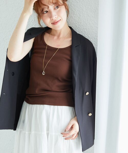 le.coeur blanc（ルクールブラン）の「コットンストレッチテレコタンク（タンクトップ・レディース・ピンク/ダークブラウン/ダークグレー/オフホワイト/グレイッシュベージュ・38）」の6枚目の写真