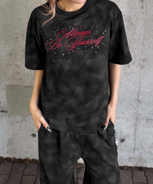 sedacle(セダクル)の「ダート加工スタッズTシャツ(Tシャツ/カットソー・レディース・ブラック/ピンク/ネイビー/ベージュ・LARGE/MEDIUM/SMALL)」の2枚目の写真