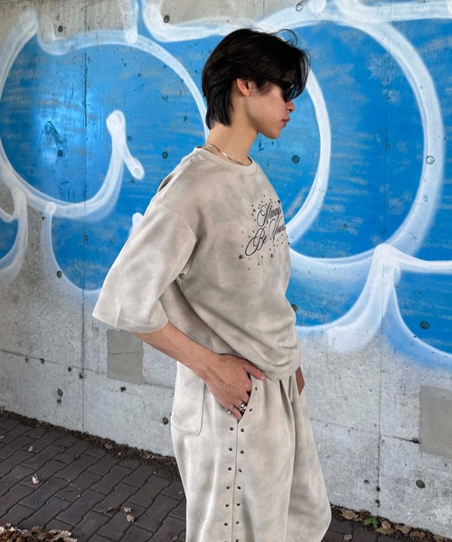 sedacle(セダクル)の「ダート加工スタッズTシャツ(Tシャツ/カットソー・レディース・ブラック/ピンク/ネイビー/ベージュ・LARGE/MEDIUM/SMALL)」の13枚目の写真