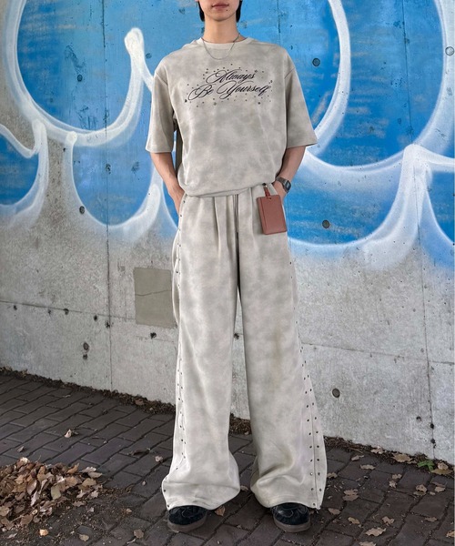 sedacle(セダクル)の「ダート加工スタッズTシャツ(Tシャツ/カットソー・レディース・ブラック/ピンク/ネイビー/ベージュ・LARGE/MEDIUM/SMALL)」の15枚目の写真