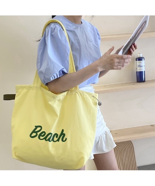 SALTMINT(ソルトミント)の「《韓国ファッション》Beach Color Drawstring Bag(ショルダーバッグ・レディース・オレンジ/イエロー/ベージュ/グレー/ライトブラウン/ブルー/グリーン/ピンク・ONE SIZE)」の7枚目の写真