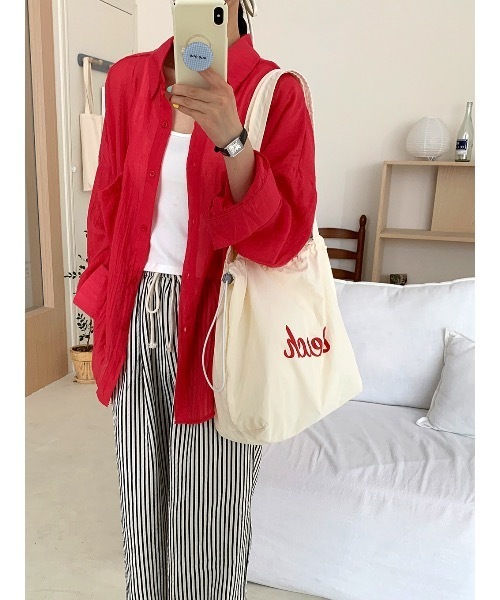 SALTMINT(ソルトミント)の「《韓国ファッション》Beach Color Drawstring Bag(ショルダーバッグ・レディース・オレンジ/イエロー/ベージュ/グレー/ライトブラウン/ブルー/グリーン/ピンク・ONE SIZE)」の20枚目の写真