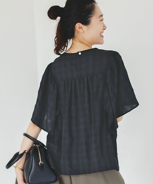 le.coeur blanc(ルクールブラン)の「《手洗い可能》ギンガムギャザーフレアスリーブブラウス(シャツ/ブラウス・レディース・ブラウン系その他2/ブラック系その他・38)」の6枚目の写真