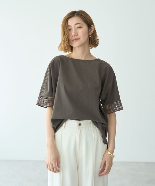 YECCA VECCA（イェッカヴェッカ）の「レースMIXドルマンブラウス（シャツ/ブラウス・レディース・オフホワイト/ブルー/チャコールグレー・FREE）」の18枚目の写真