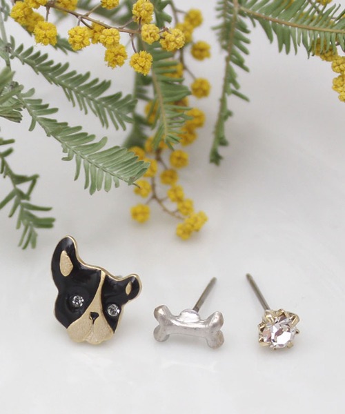 MILLION CARATS(ミリオンカラッツ)の「【luccica】-フレンチブルドッグ- フレンチブルのつぶらな瞳にキュン。表情豊かなモチーフと輝きで、気分をあげてくれる3点ピアスセット。遊び心と大人の可愛げを両立する、luccicaらしい“ちょっと特別”なデザインが魅力(ピアス(両耳用)・レディース・マルチ・FREE)」の1枚目の写真