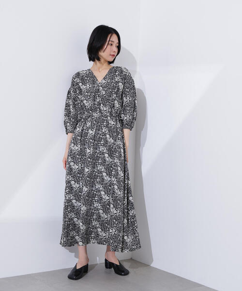 N.（N. Natural Beauty Basic）（エヌエヌナチュラルビューティーベーシック）の「【PS/低身長サイズ】カシュクールフラワープリントワンピース（ワンピース・レディース・ブラウン系その他/ブラック系その他・PS/MEDIUM）」の7枚目の写真