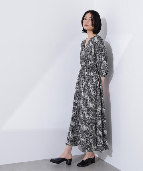 N.（N. Natural Beauty Basic）（エヌエヌナチュラルビューティーベーシック）の「【PS/低身長サイズ】カシュクールフラワープリントワンピース（ワンピース・レディース・ブラウン系その他/ブラック系その他・PS/MEDIUM）」の5枚目の写真