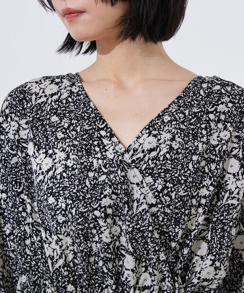 N.（N. Natural Beauty Basic）（エヌエヌナチュラルビューティーベーシック）の「【PS/低身長サイズ】カシュクールフラワープリントワンピース（ワンピース・レディース・ブラウン系その他/ブラック系その他・PS/MEDIUM）」の19枚目の写真