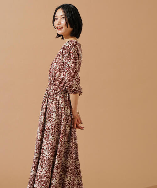 N.（N. Natural Beauty Basic）（エヌエヌナチュラルビューティーベーシック）の「【PS/低身長サイズ】カシュクールフラワープリントワンピース（ワンピース・レディース・ブラウン系その他/ブラック系その他・PS/MEDIUM）」の11枚目の写真