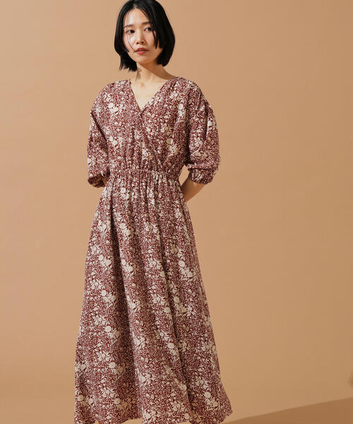 N.（N. Natural Beauty Basic）（エヌエヌナチュラルビューティーベーシック）の「【PS/低身長サイズ】カシュクールフラワープリントワンピース（ワンピース・レディース・ブラウン系その他/ブラック系その他・PS/MEDIUM）」の2枚目の写真