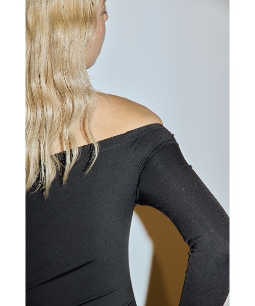 DLESS(ドレス)の「Off shoulder bodysuits/オフショルダーロングスリーブボディスーツ(Tシャツ/カットソー・レディース・ブラック・X-SMALL)」の9枚目の写真