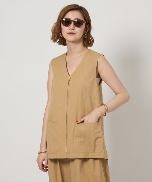 conte エンブロイダリー レース ディープVネック ベスト conte エンブロイダリー レース ディープVネック ベスト - メルカリ