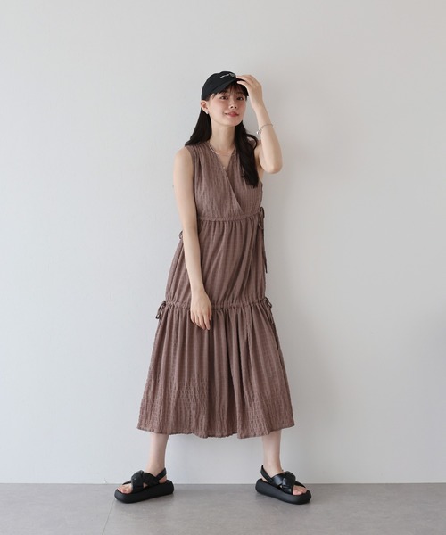 BLUEEAST（ブルーイースト）の「サイドリボンカシュクールティアードワンピース（ワンピース・レディース・モカ/ブルーグレー/ブラック・MEDIUM）」の15枚目の写真