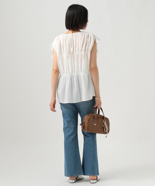 BAYFLOW（ベイフロー）の「ギャザーブラウスノースリーブ（シャツ/ブラウス・レディース・ブラック/ブルー/オフホワイト・FREE）」の6枚目の写真