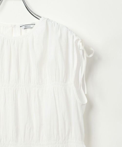 BAYFLOW（ベイフロー）の「ギャザーブラウスノースリーブ（シャツ/ブラウス・レディース・ブラック/ブルー/オフホワイト・FREE）」の17枚目の写真