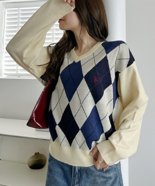 U.S. POLO ASSN.（ユーエスポロアッスン）の「【Ada.別注 U.S. POLO ASSN】アーガイル Vネック トラッド ニット（ニット/セーター・レディース・アイボリー/グレー/レッド/ブラウン・M/L）」の6枚目の写真