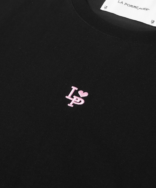 LA POMME petit(ラポミ・プチ)の「Embroidery Monogramme Chic T(Tシャツ/カットソー・レディース・パープル/ピンク/グリーン・SMALL/MEDIUM/LARGE)」の6枚目の写真