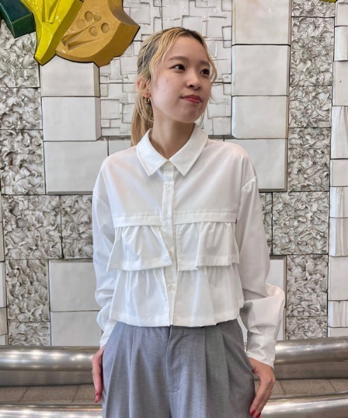 Ray BEAMS（レイビームス）の「ティアードクロップド シャツ（シャツ/ブラウス・レディース・サックスブルー/ホワイト・ONE SIZE）」の3枚目の写真