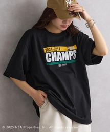 NBA（エヌビーエー）の「【NBA】NBA CHAMPIONS TEAM ARCHIVE Tee　/　LAKERS・CELTICS・WARRIORS　/レイカーズ・セルティックス・ウォリアーズ（Tシャツ/カットソー）」